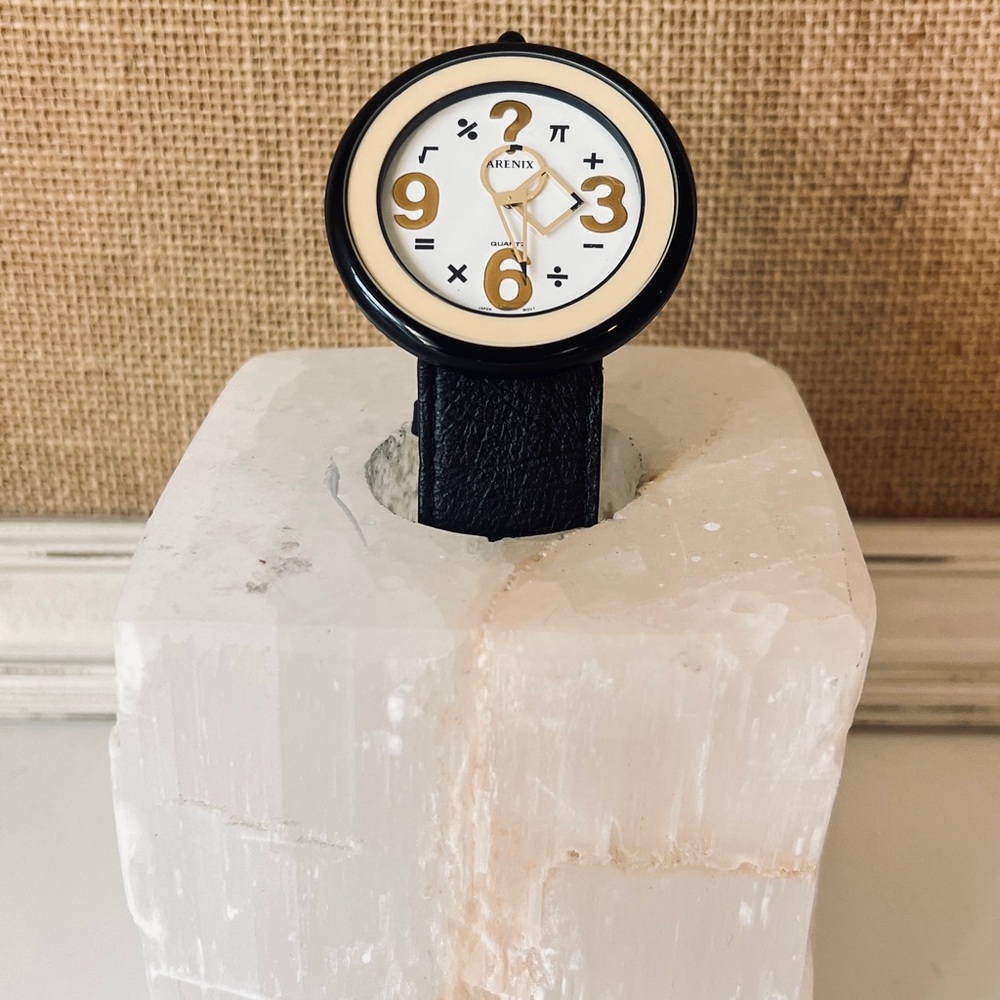 Vintage Arenix bold large face ladies watch